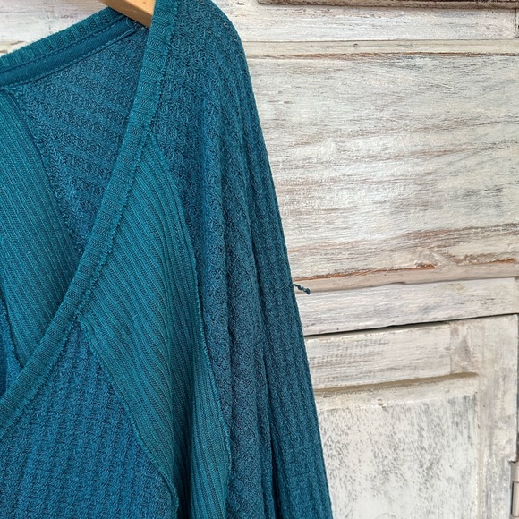 We the Free long sleeve V neck Thermal Tee, GUC, Small - Picture 6 of 6